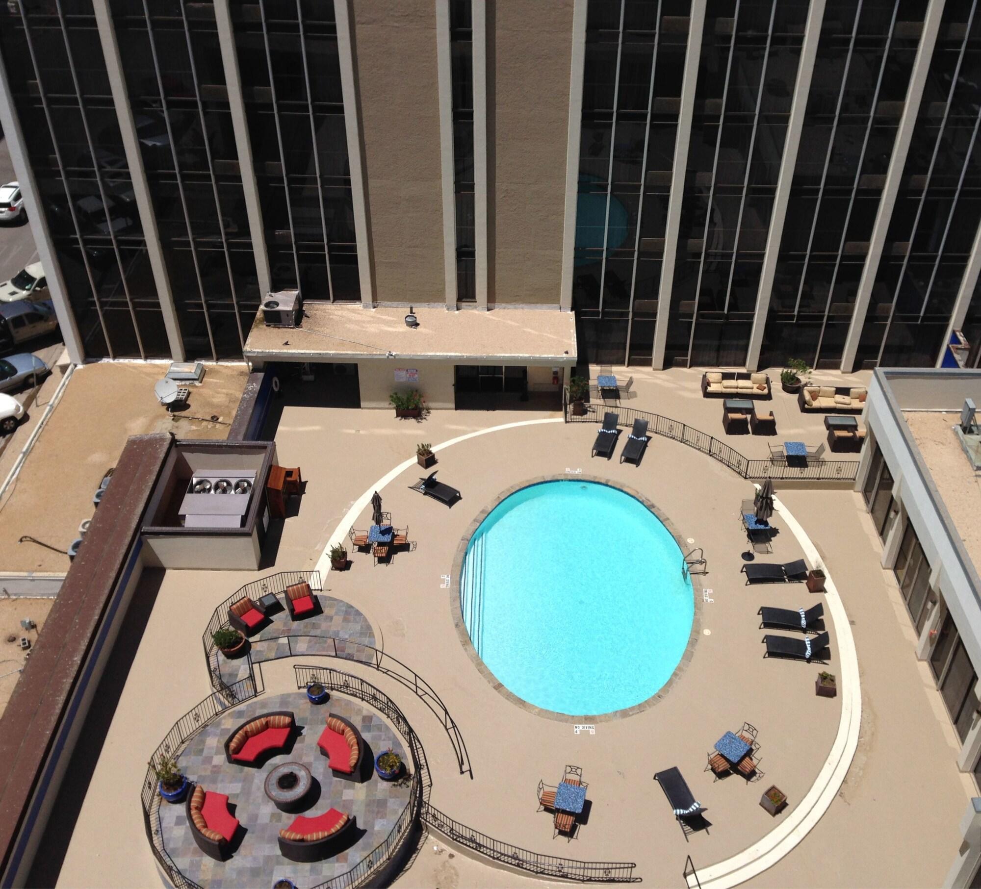 Hotel Wyndham Downtown 4*