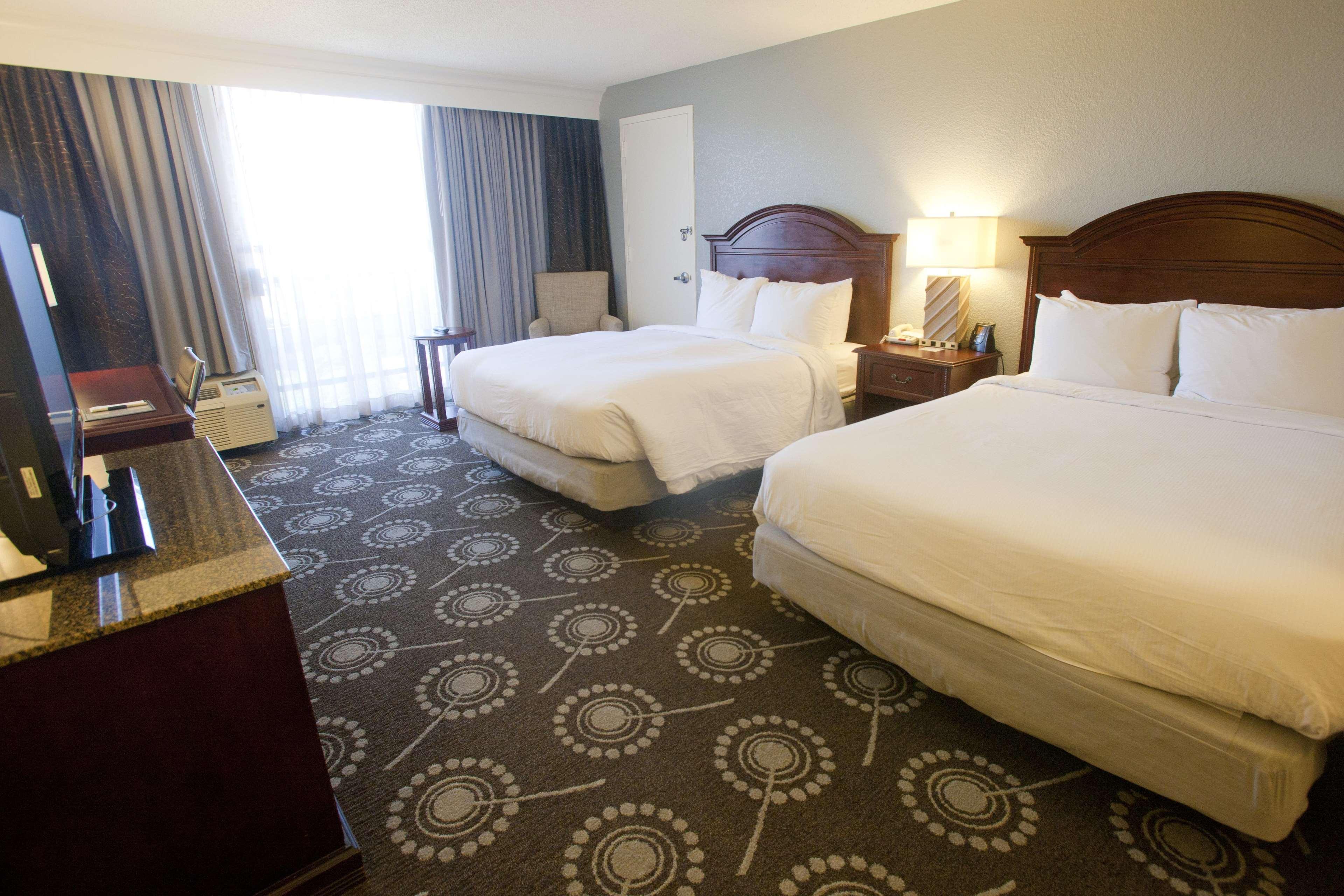 Hotel Wyndham Downtown 4*