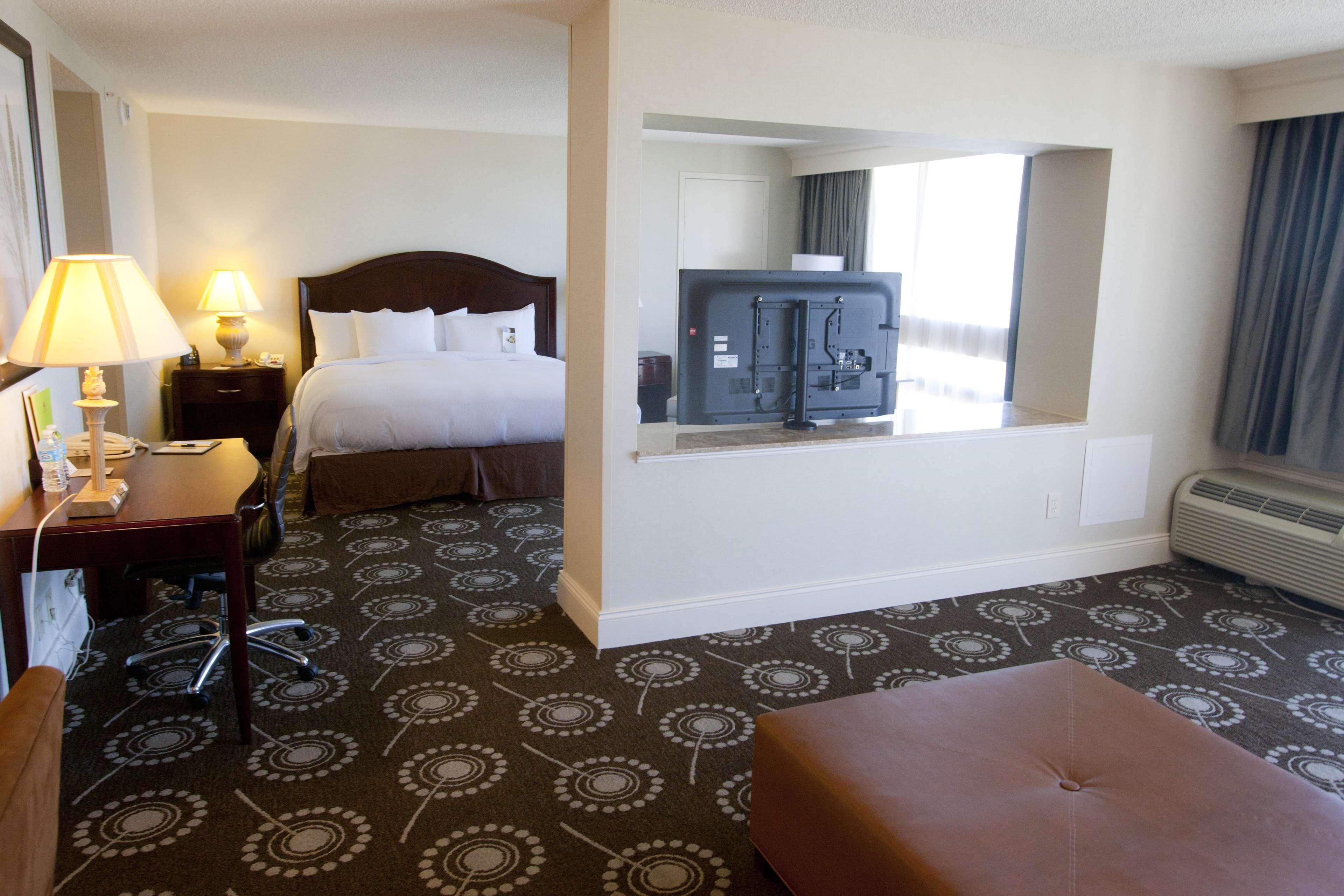 Wyndham Downtown 4*