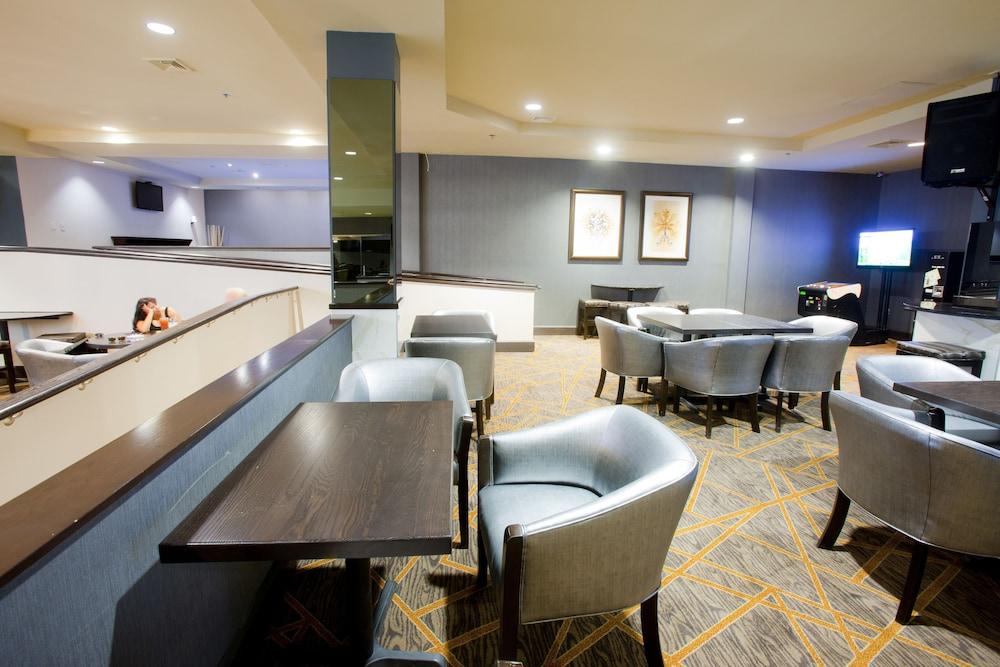 Hotel Wyndham Downtown 4*