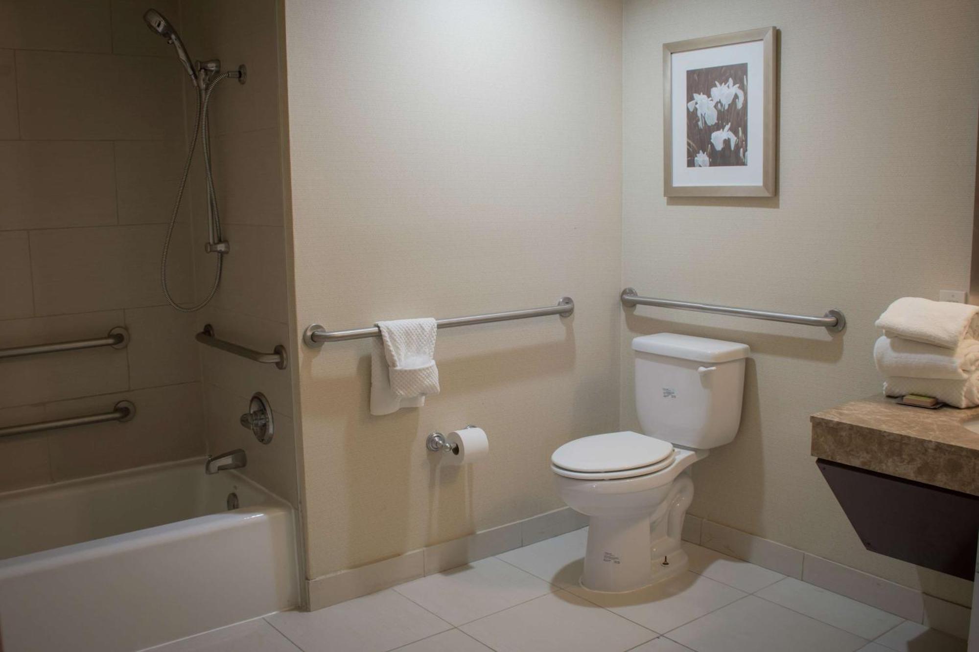 Wyndham Downtown 4*