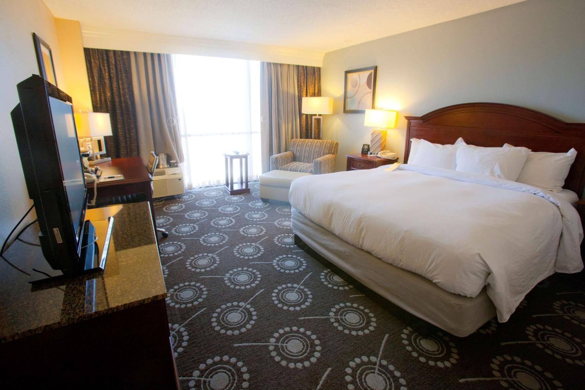 Wyndham Downtown Hotel 4*