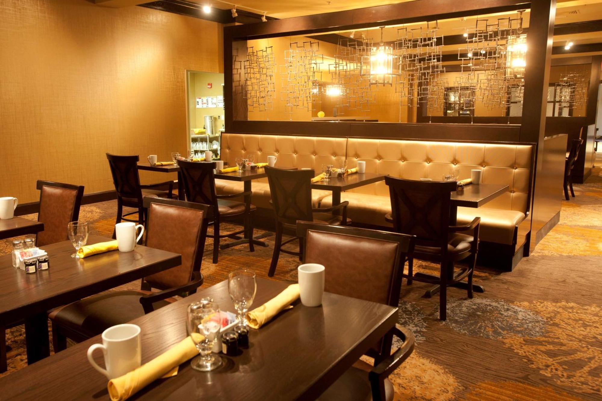 Hotel Wyndham Downtown 4*